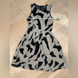 Bobeau Black and Tan Abstract Sleeveless Top